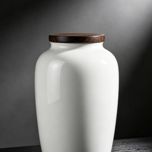 Ice Crackle Ceramic Pet Urn - Medium - White